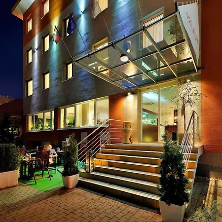 Hotel Premium Business 4*